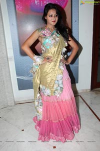 Model Niloufer at Glitz n Glam