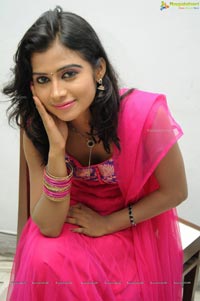 Oka Hindu Oka Muslim Heroine Pallavi Sreshtha Photos