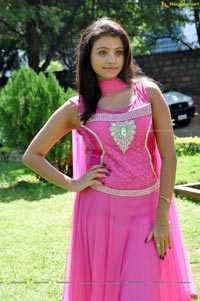 Ahdee Lekka Heroine Priyanka