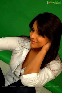 Rashmi Gautam Hot Photos