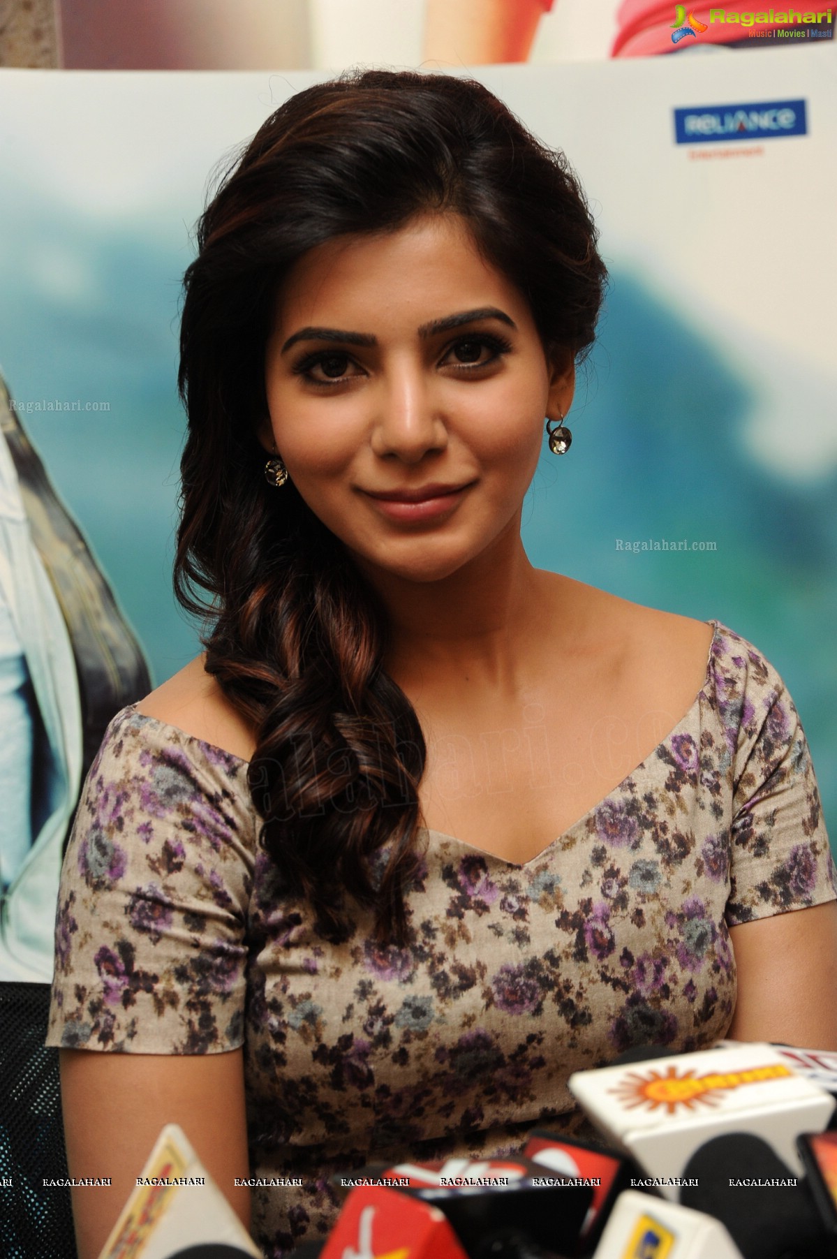 Samantha at Atharintiki Daaredhi Pressmeet