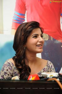 Samantha @ Atharintiki Daaredhi Presmeet