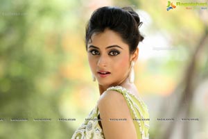 Tollywood Actress Madirakshi Mundle