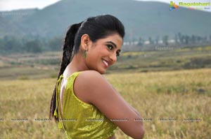 Heroine Shruthi Raj