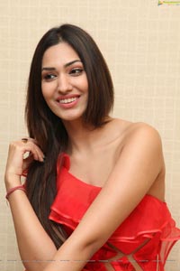 Jhataleka Malhotra HD Photos