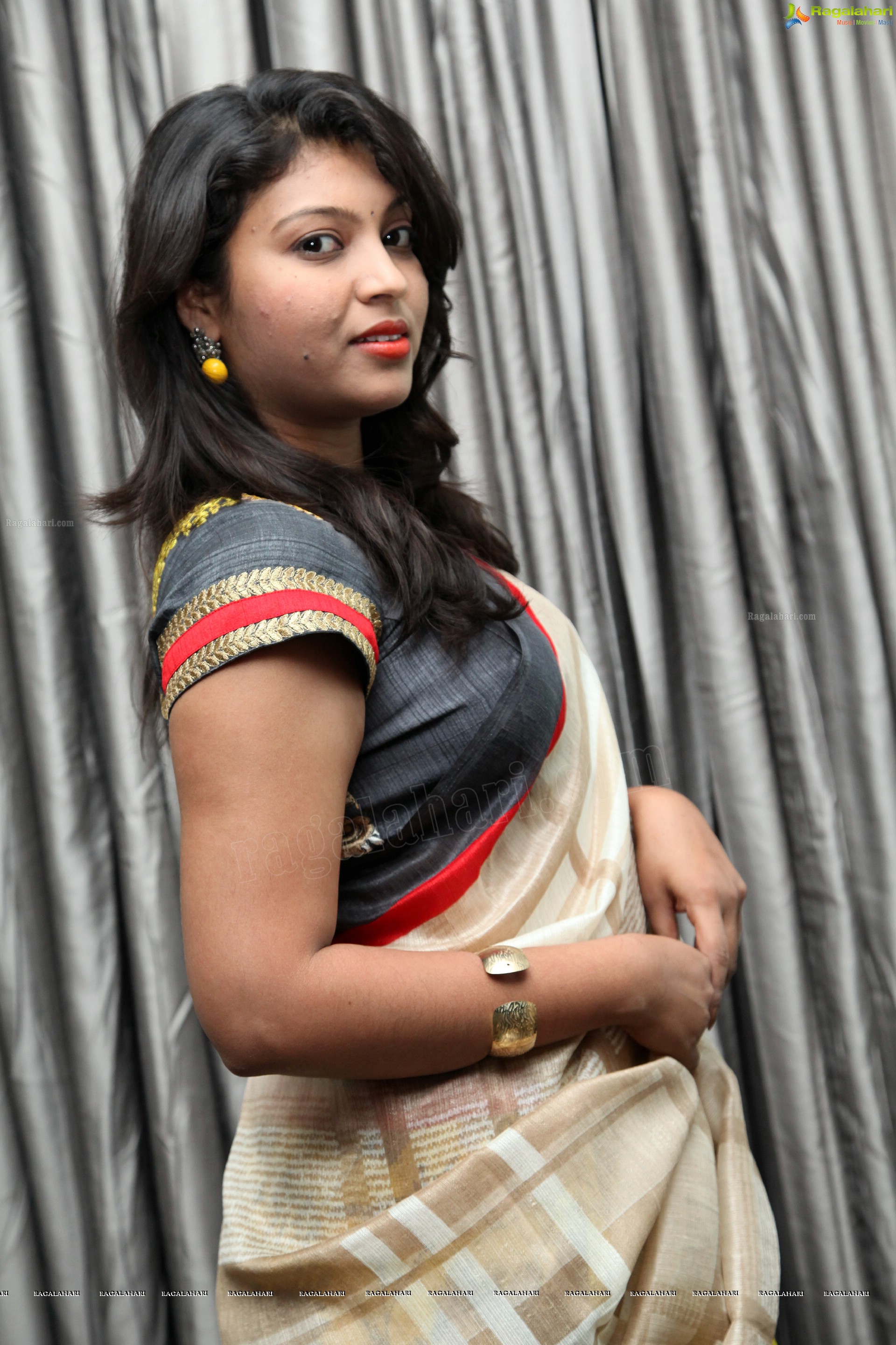 Praveena (High Definition)