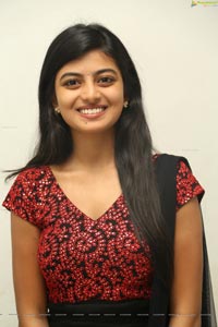 Anandhi HD Photos