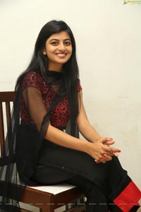 Anandhi HD Photos