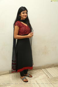 Anandhi HD Photos