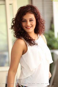 Seerat Kapoor Photos