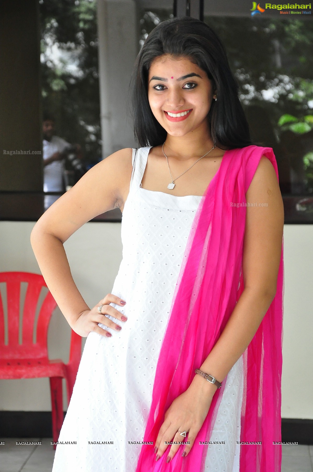 Yamini Bhaskar (High Definition)