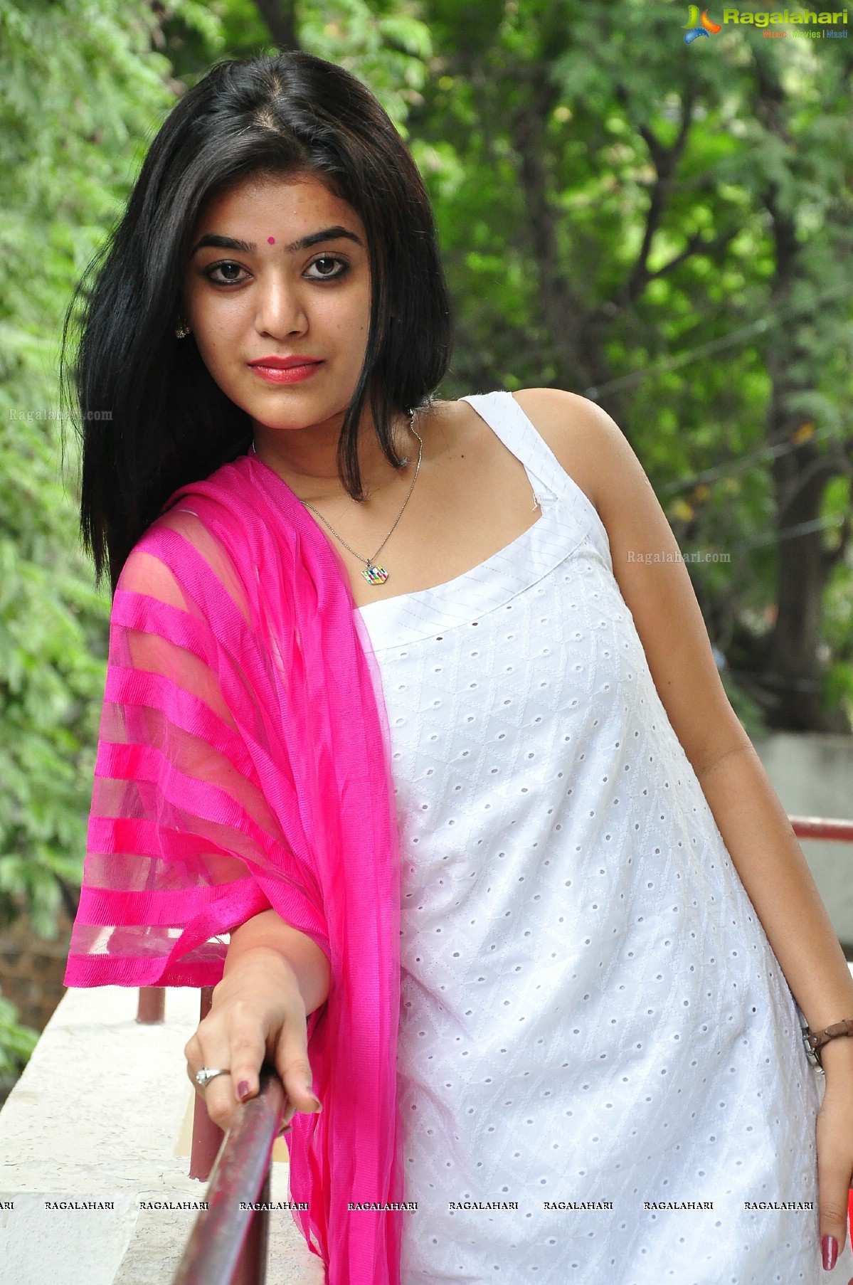 Yamini Bhaskar (High Definition)