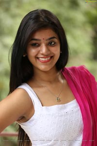 Yamini Bhaskar HD Photos