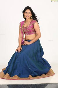 Kesha Khambhati Bollywood