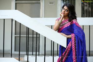 Shravyah in Saree