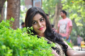 Poorna HQ Photos