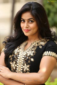 Poorna HQ Photos