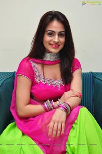 Aksha Pardasany