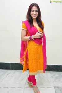 Aksha Pardasany