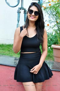 Neha Deshpande Photos