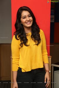 Raashi Khanna Photos