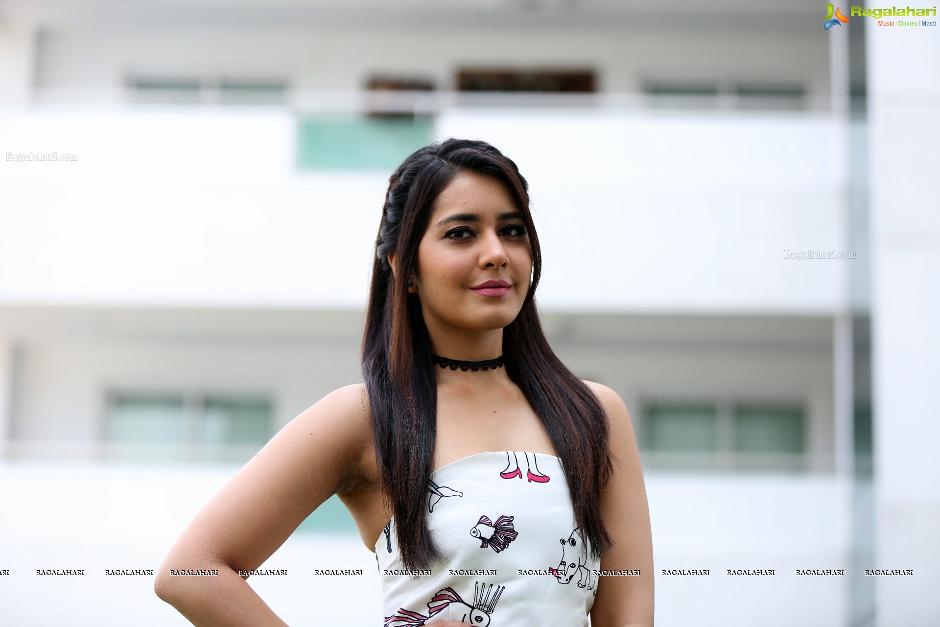 Raashi Khanna (High Definition) Images