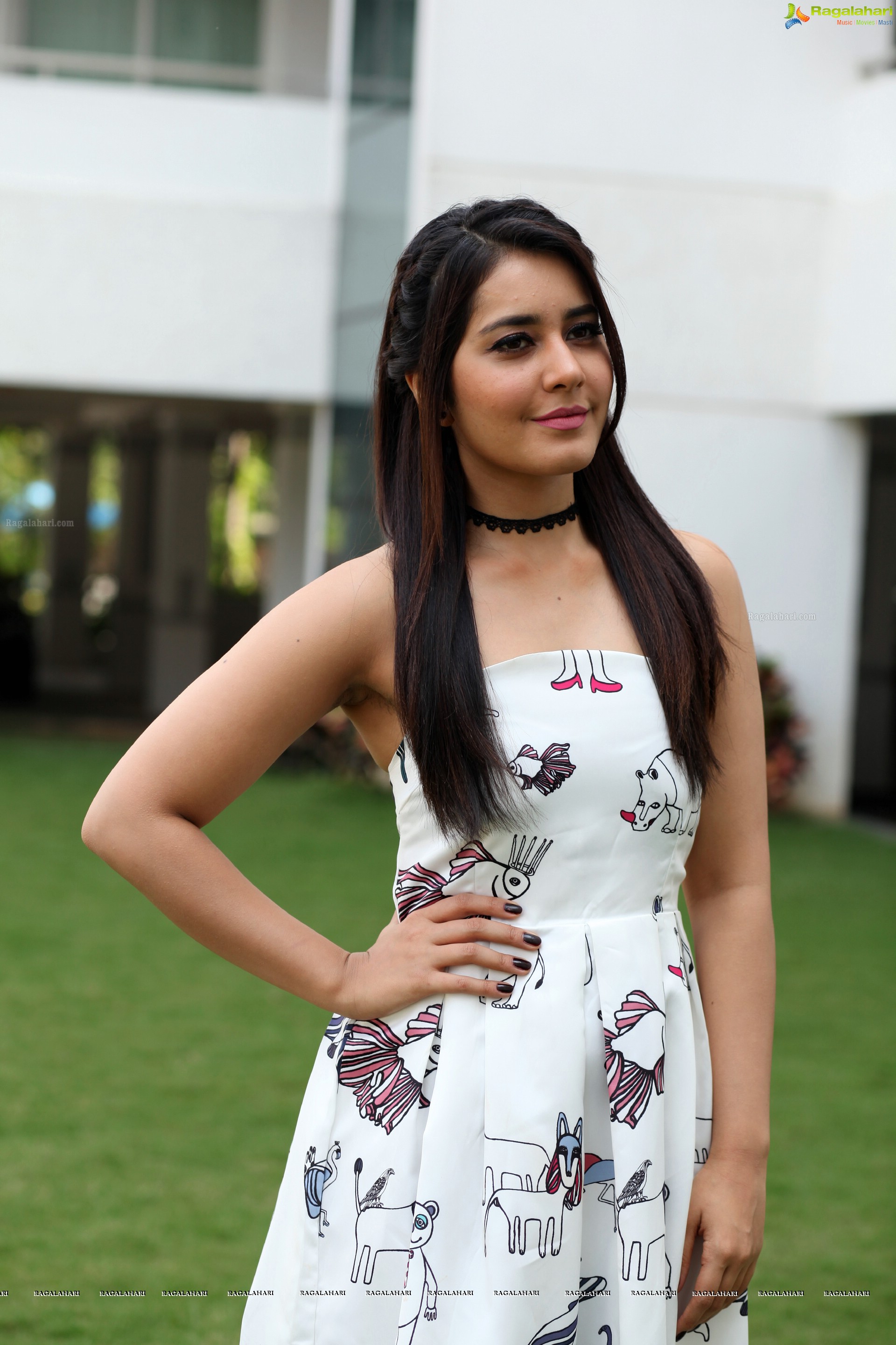 Raashi Khanna (High Definition) Images