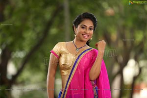 Vrushali Gosavi Photos