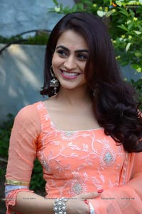 Aksha Pardasany