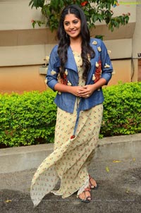 Manjima Mohan Photos