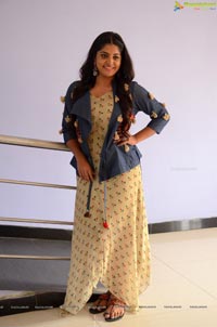 Manjima Mohan Photos