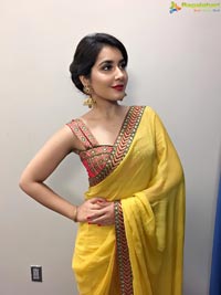 PICS: Raashi Khanna is a ray of sunshine in a yellow saree that shows off  her fit body