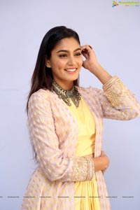 Sana Makbul Photos