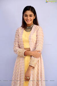 Sana Makbul Photos