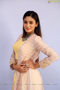 Sana Makbul Photos