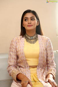 Sana Makbul Photos