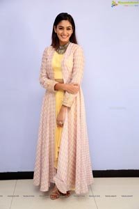 Sana Makbul Photos