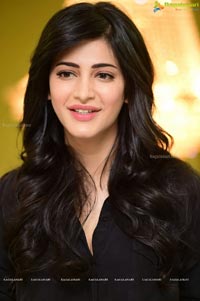 Shruti Haasan in Black Drees