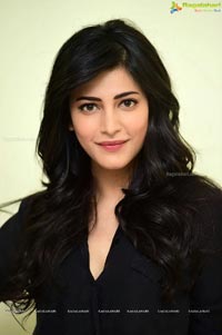 Shruti Haasan in Black Drees