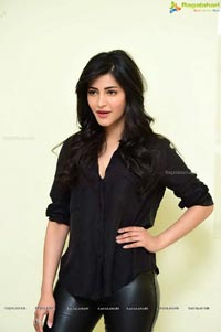 Shruti Haasan in Black Drees