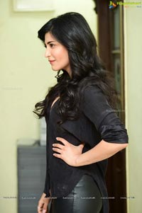 Shruti Haasan in Black Drees