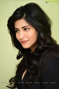 Shruti Haasan in Black Drees