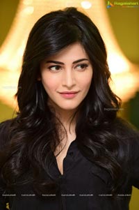 Shruti Haasan in Black Drees