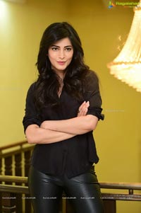 Shruti Haasan in Black Drees