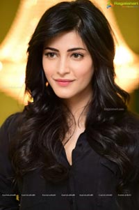 Shruti Haasan in Black Drees