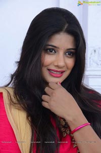 Sruthi Photos