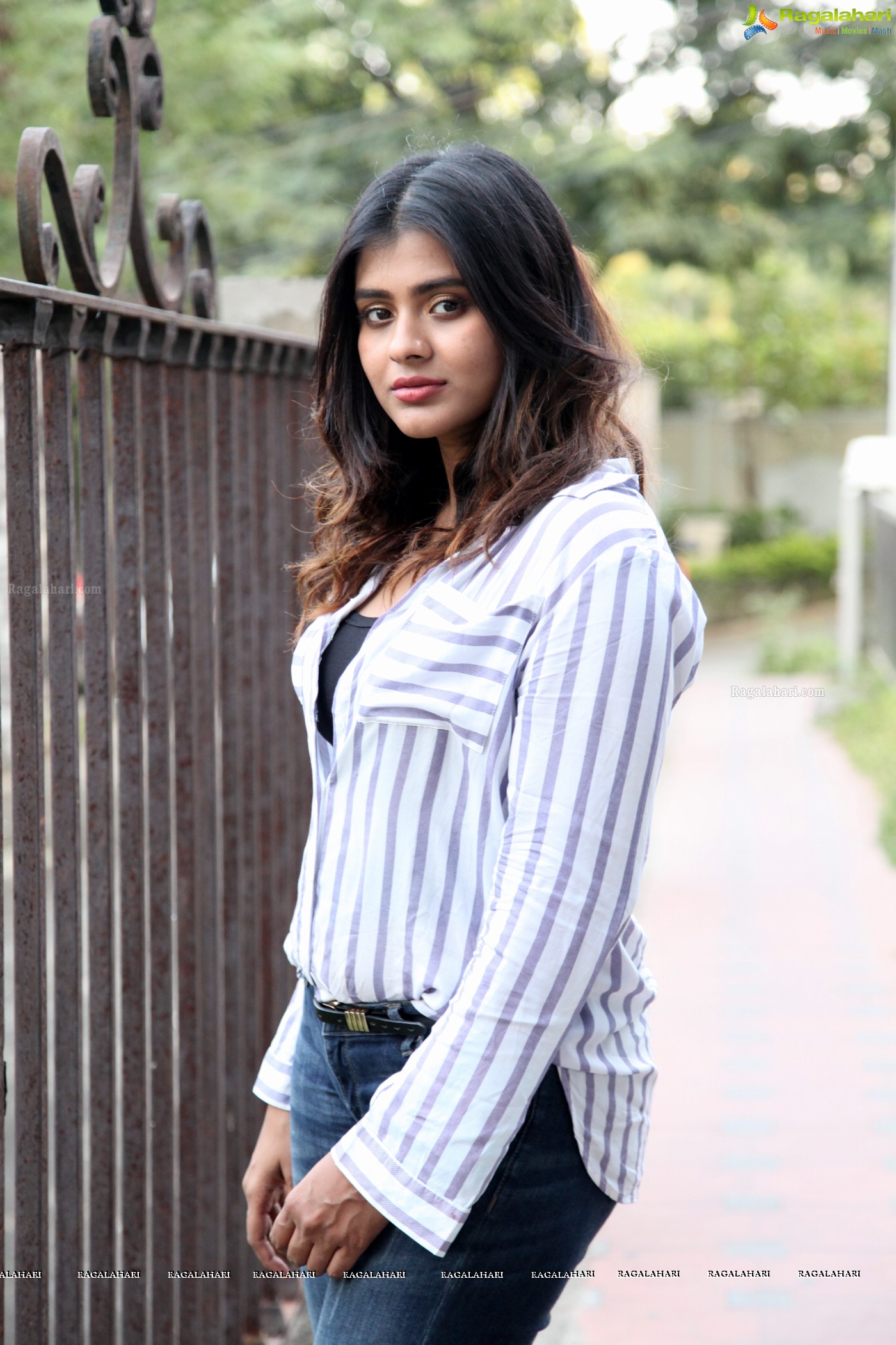 Hebah Patel at Bajaj Electronics Lucky Draw (Posters)