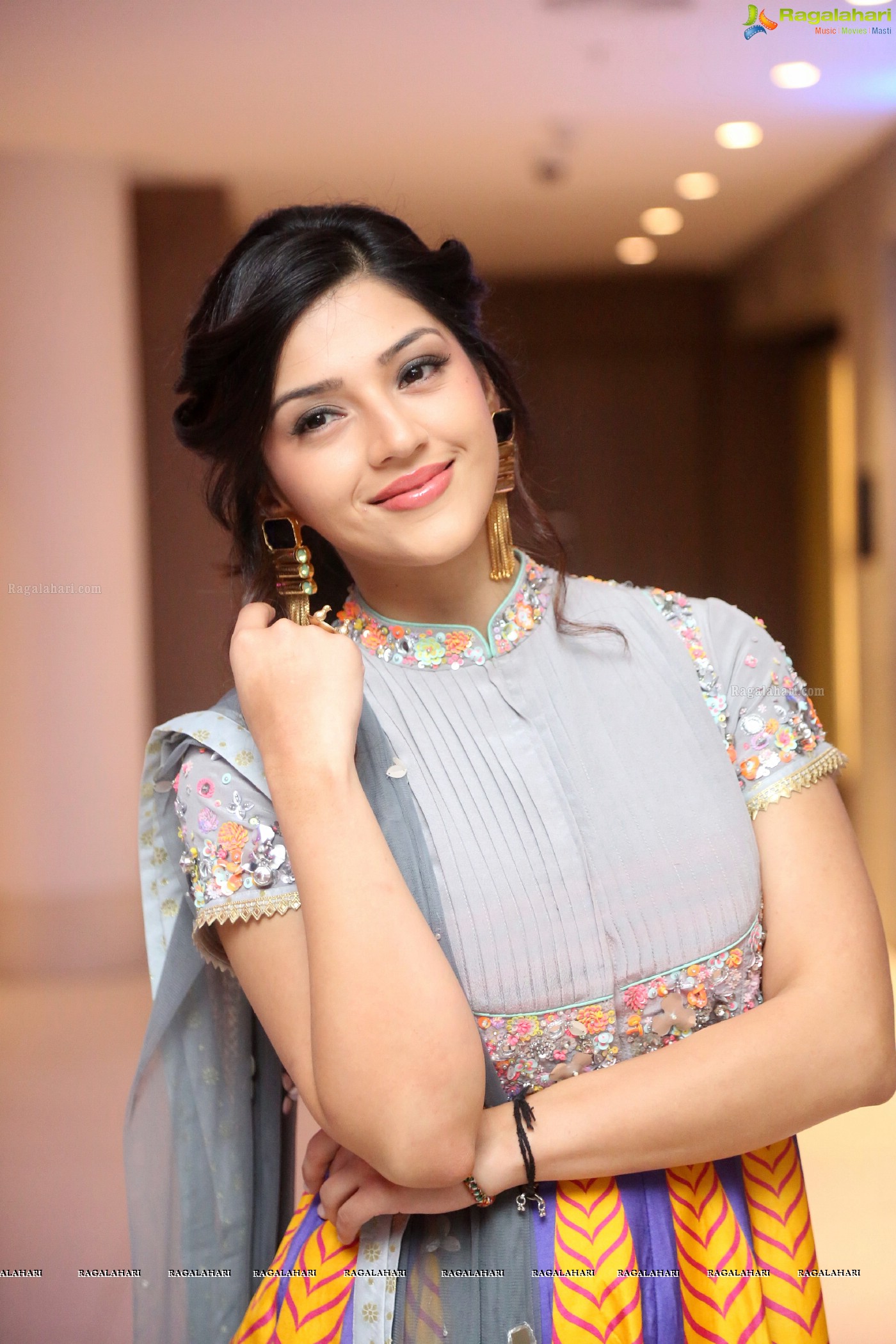 Mehreen Pirzada at Raja The Great Success Meet