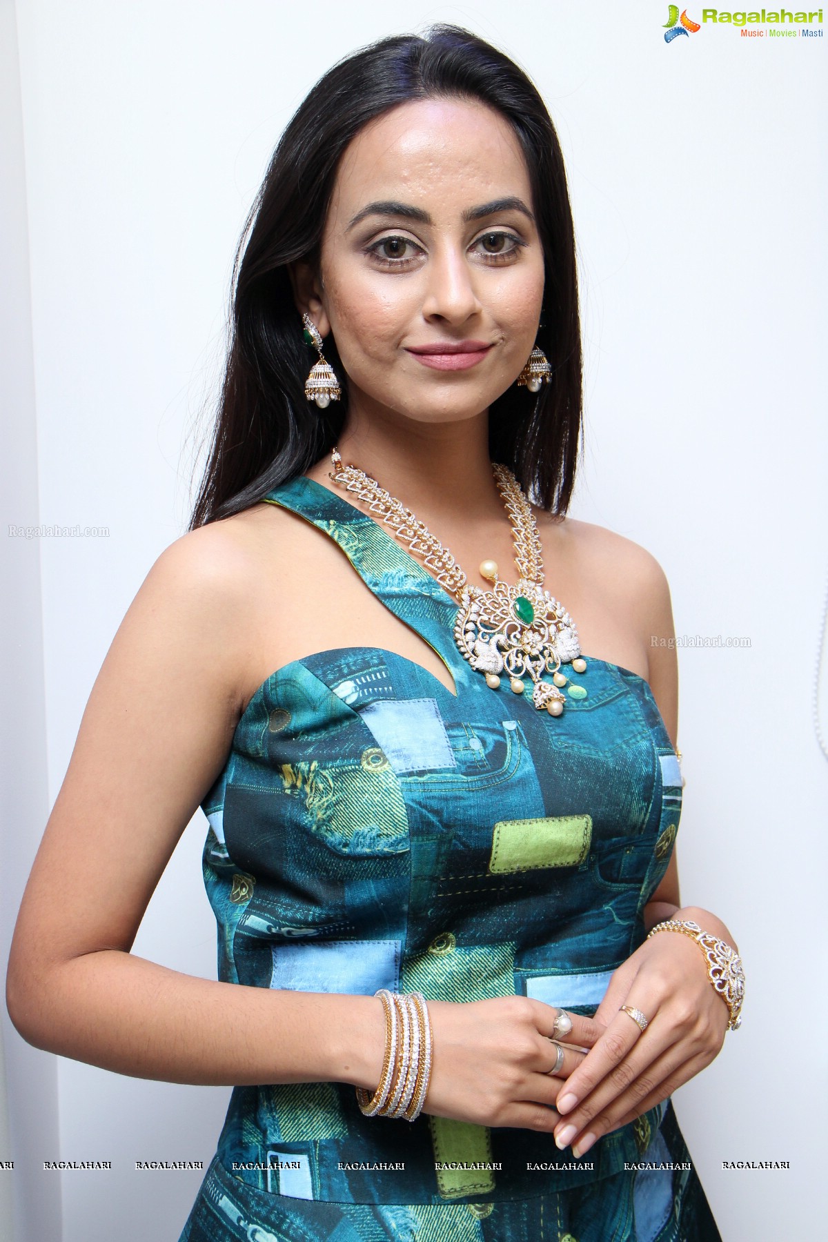 Ameeksha Amy Pawar at Manepally Jewellers 127th Anniversary Celebrations