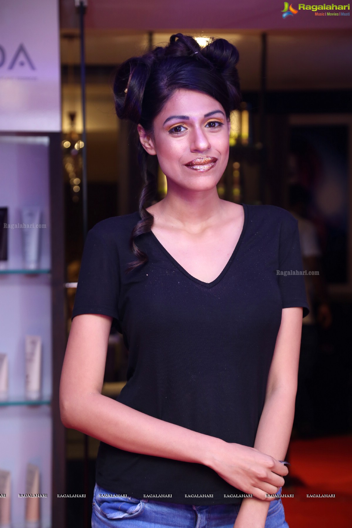 Apoorva Rao at Glaze and Gloss Salon Fashion Show